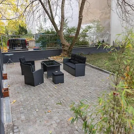 Terrassen-wohnung Am Goerlitzer Park In Kreuzberg ベルリン