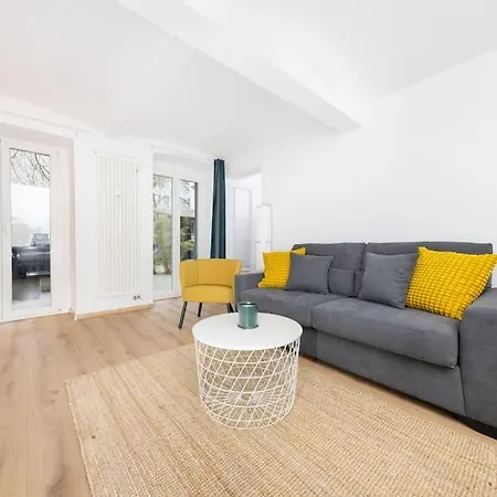 Terrassen-wohnung Am Goerlitzer Park In Kreuzberg * ベルリン