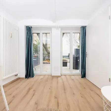 Terrassen-wohnung Am Goerlitzer Park In Kreuzberg アパート ベルリン