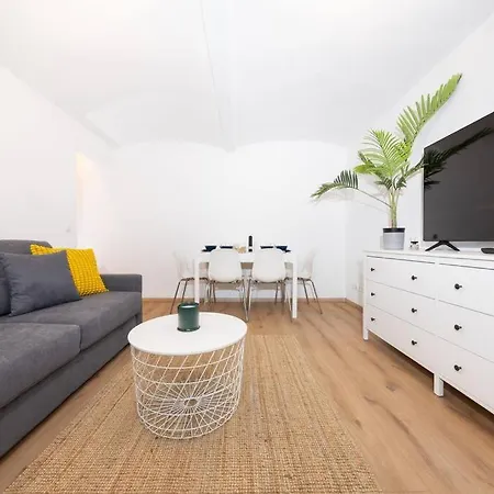 Terrassen-wohnung Am Goerlitzer Park In Kreuzberg