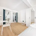 Terrassen-wohnung Am Goerlitzer Park In Kreuzberg 아파트