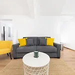 Terrassen-wohnung Am Goerlitzer Park In Kreuzberg 아파트 *