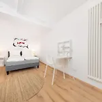 Terrassen-wohnung Am Goerlitzer Park In Kreuzberg 아파트