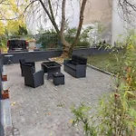 Terrassen-wohnung Am Goerlitzer Park In Kreuzberg 베를린