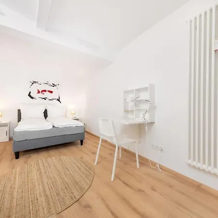 Terrassen-wohnung Am Goerlitzer Park In Kreuzberg Διαμέρισμα