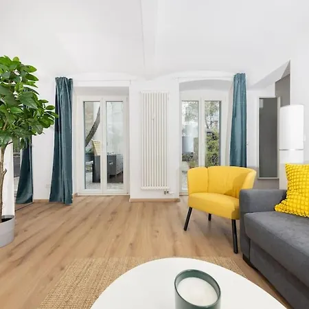 Terrassen-wohnung Am Görlitzer Park In Kreuzberg * Berlin