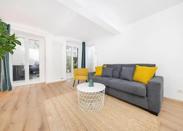 Terrassen-wohnung Am Goerlitzer Park In Kreuzberg * ベルリン