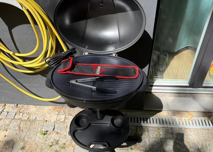 Terrassen-wohnung Am Goerlitzer Park In Kreuzberg Apartman