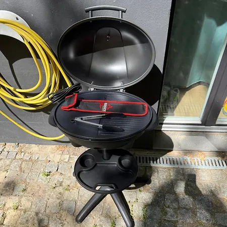 Terrassen-wohnung Am Goerlitzer Park In Kreuzberg Apartman